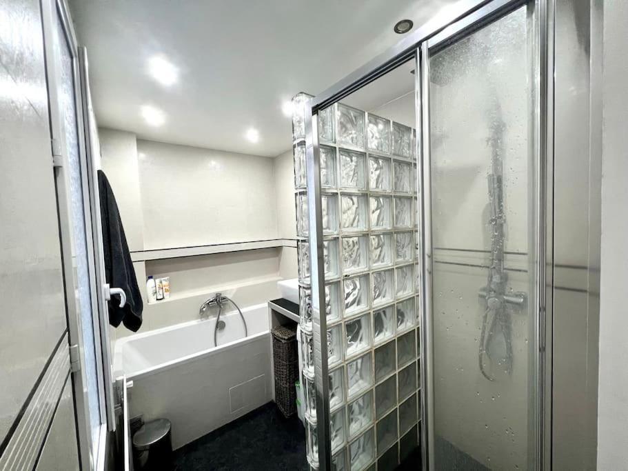 Champs-elysees - Arc De Triomphe - 2 Pieces - 4p Appartement Parijs
